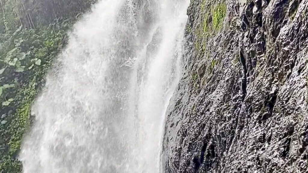 Cascada de Las Nutrias en movimiento